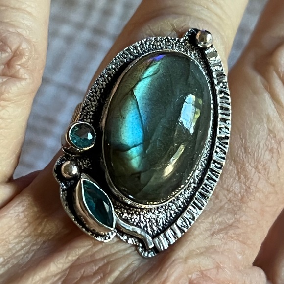 Labradorite Sterling Silver Ring - Picture 8 of 10